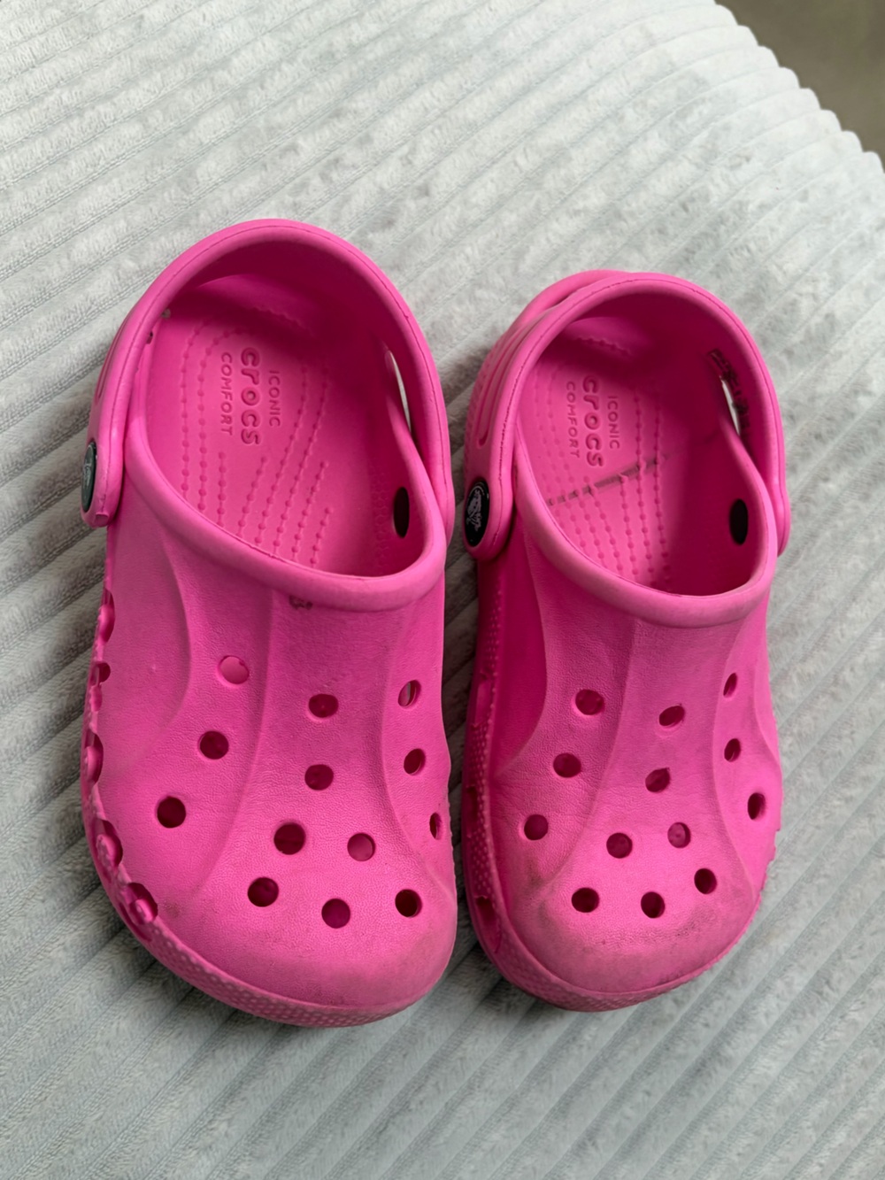 CROCS Kids Classic Clog in Hot Pink